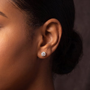 How to tell moissanite from a diamond by eye