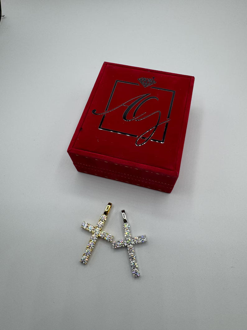 Moissanite Pendant Necklace, Cross-Style – S925 Sterling Silver or Gold Finish