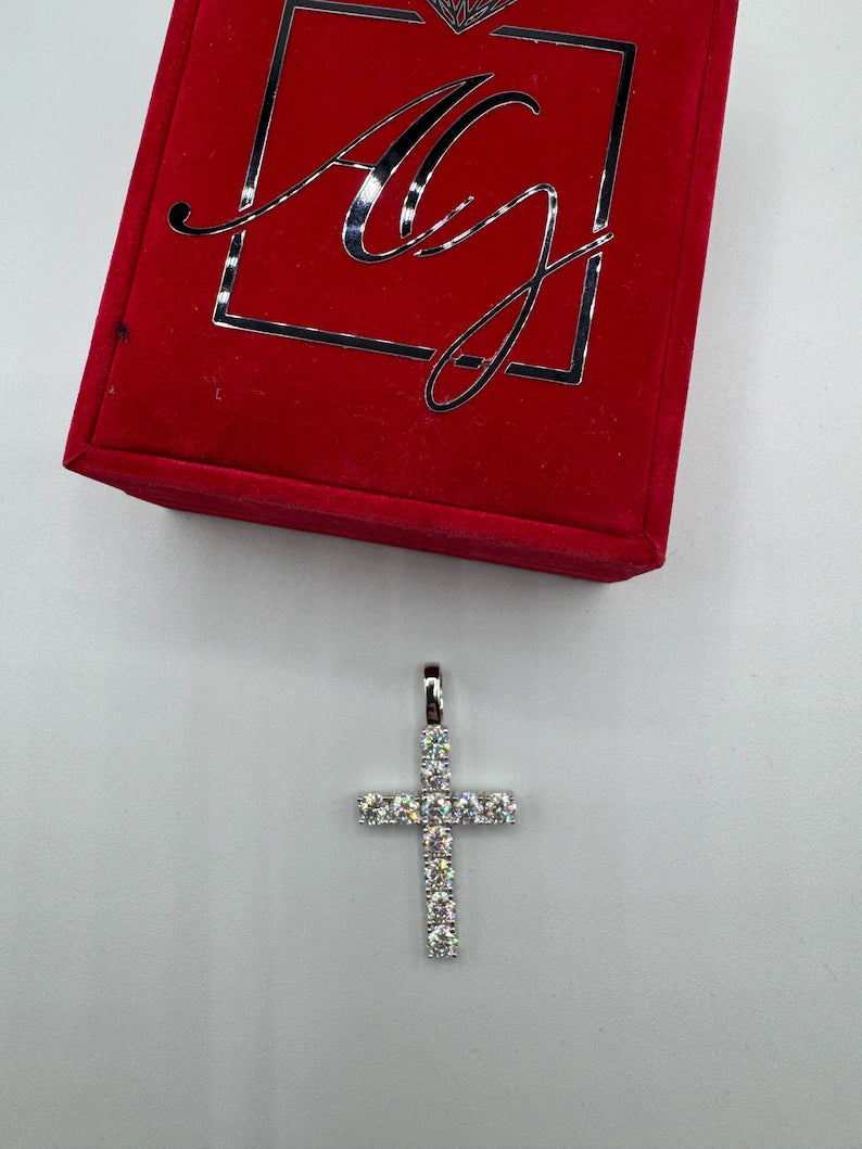 Moissanite Pendant Necklace, Cross-Style – S925 Sterling Silver or Gold Finish