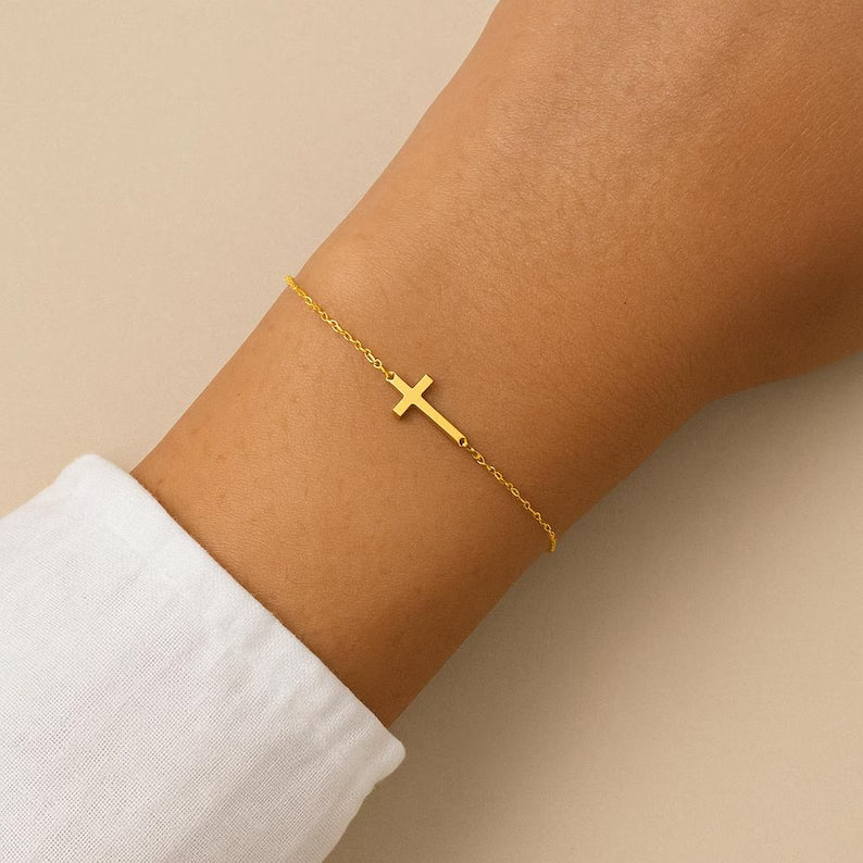Minimalist Gold Bracelet with Cross-Shaped Charm – Waterproof Stainless Steel Jewelry for Women